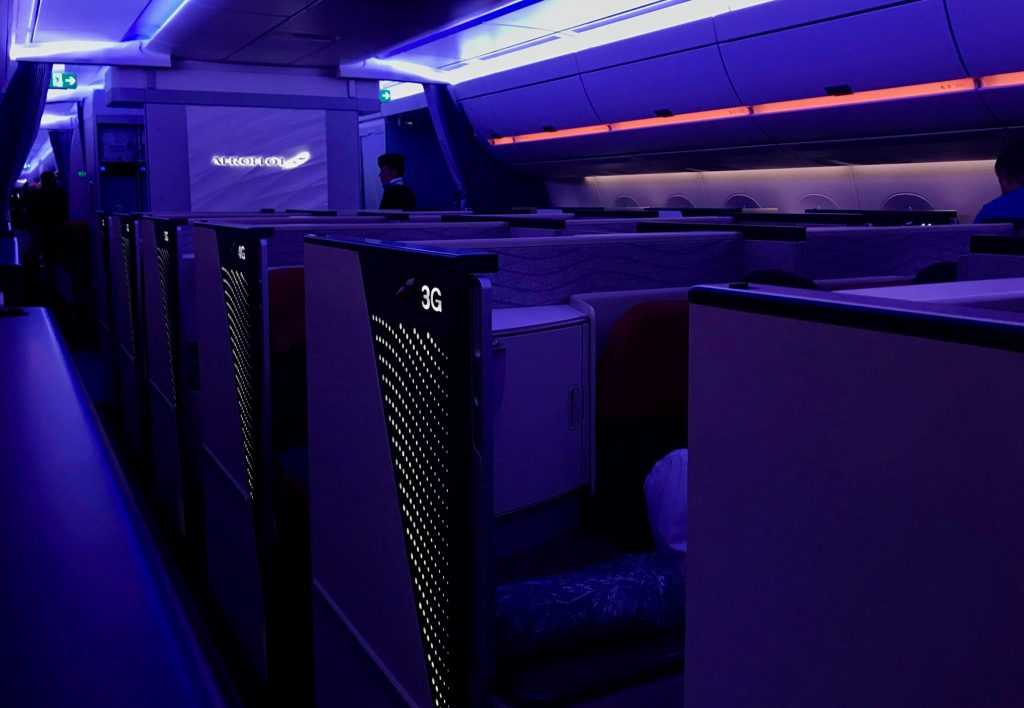 Airbus a350 салон. Airbus a350 Аэрофлот салон. Airbus a350-900 Аэрофлот бизнес. Аэробус а350-900 Аэрофлот салон. А350 салон.
